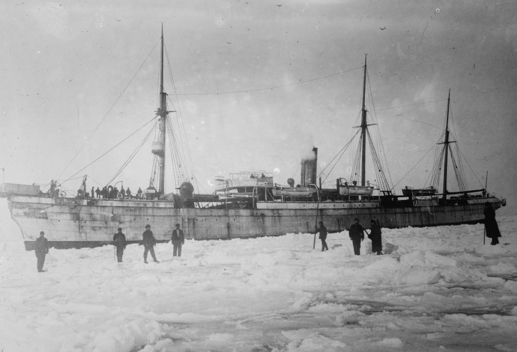 The cable ship Minia was used to recover 17 bodies from the sinking including that of Charles M. Hays, President of the Grand Trunk Railway.